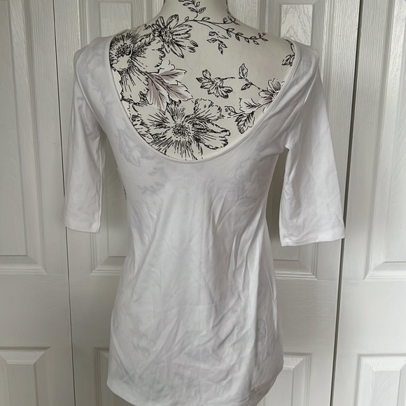 NWT Old Navy Women’s Top Size Small - Picture 2 of 2